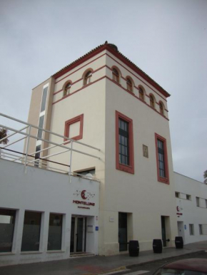 Отель Hostal Monteluna  Росьяна-дель-Кондадо